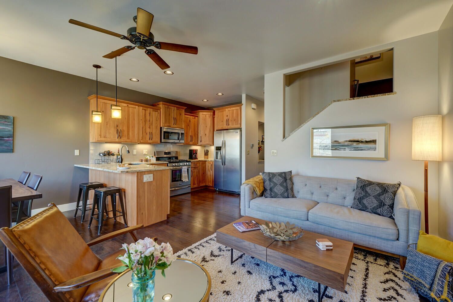 River Retreat & Decked Out | Walk to town | 3BD