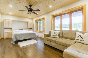 5 bedrooms, iron/ironing board, free WiFi, bed sheets - Luxury Lake Log Cottage With Hot Tub and Fire Place  (Trent Lakes)