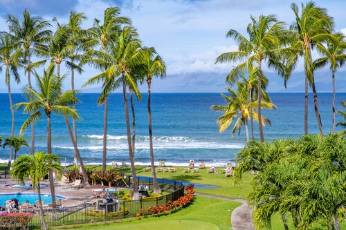 Beautiful Penthouse Condo w/ Direct Ocean Views - Sleeps 8!