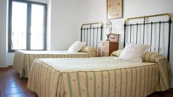 7 Schlafzimmer, Reisekinderbett, kostenloses WLAN, Bettwäsche