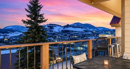 Ski-In/Out, Hot Tub, Shuttle, Views, Garage, Trails, 4BR+Loft –Westwall Paradise