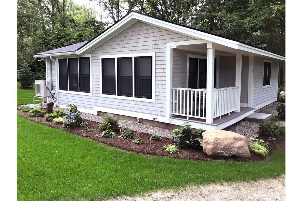 Cozy Cottage With Private Water Access