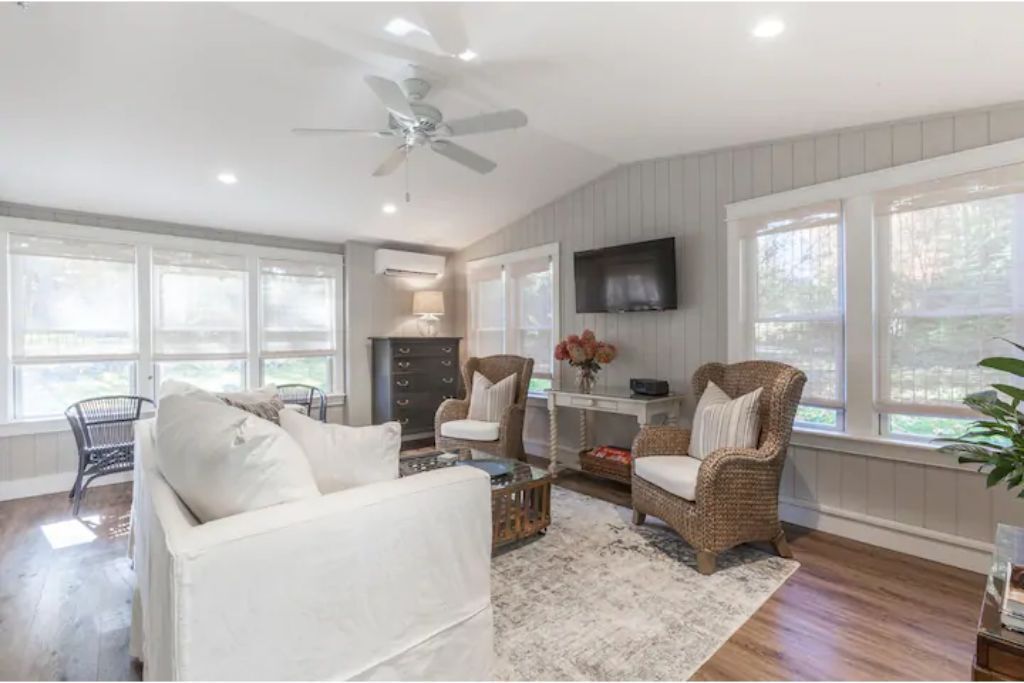 Cozy Cottage With Private Water Access