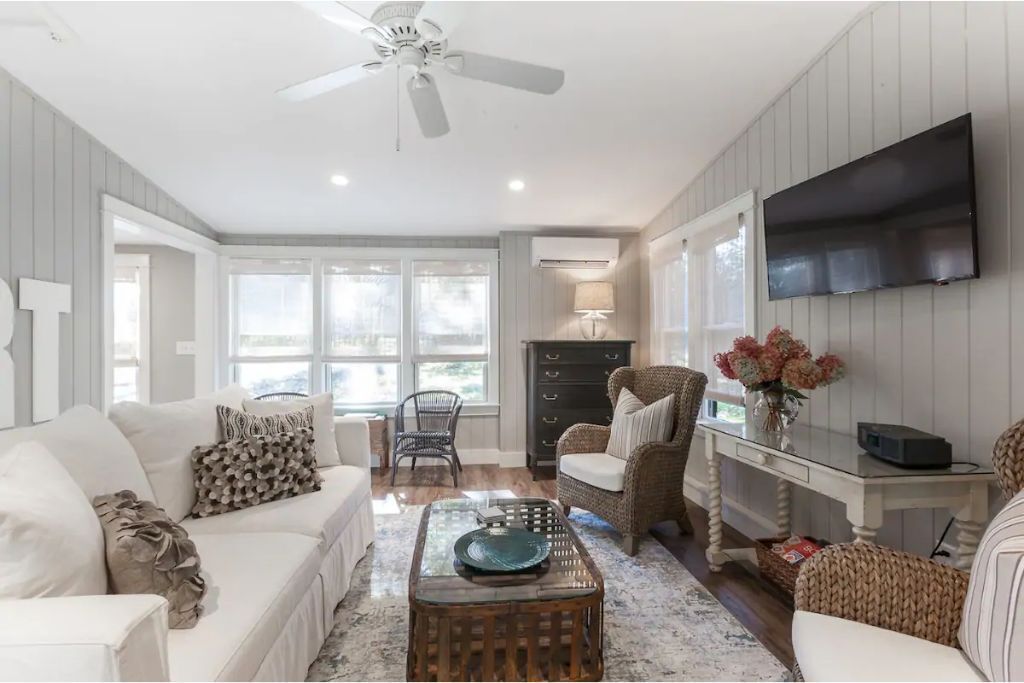 Cozy Cottage With Private Water Access