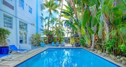 Beautiful 1 bedroom apartment with POOL in the heart of SOUTH BEACH!!!