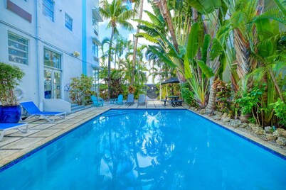 Beautiful 1 bedroom apartment with POOL in the heart of SOUTH BEACH!!!
