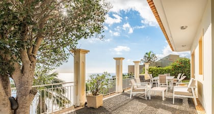 Casa das Neves - By Wehost