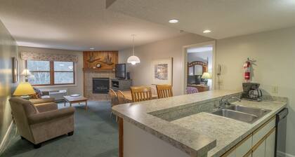 2 Bedroom Deer Park Vacation Rental With Free Shuttle to Loon Ski Resort - Dp178dw