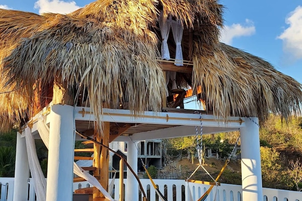 Casa el Delfin, 3rd Floor Bungalow
Estacahuite, Oaxaca