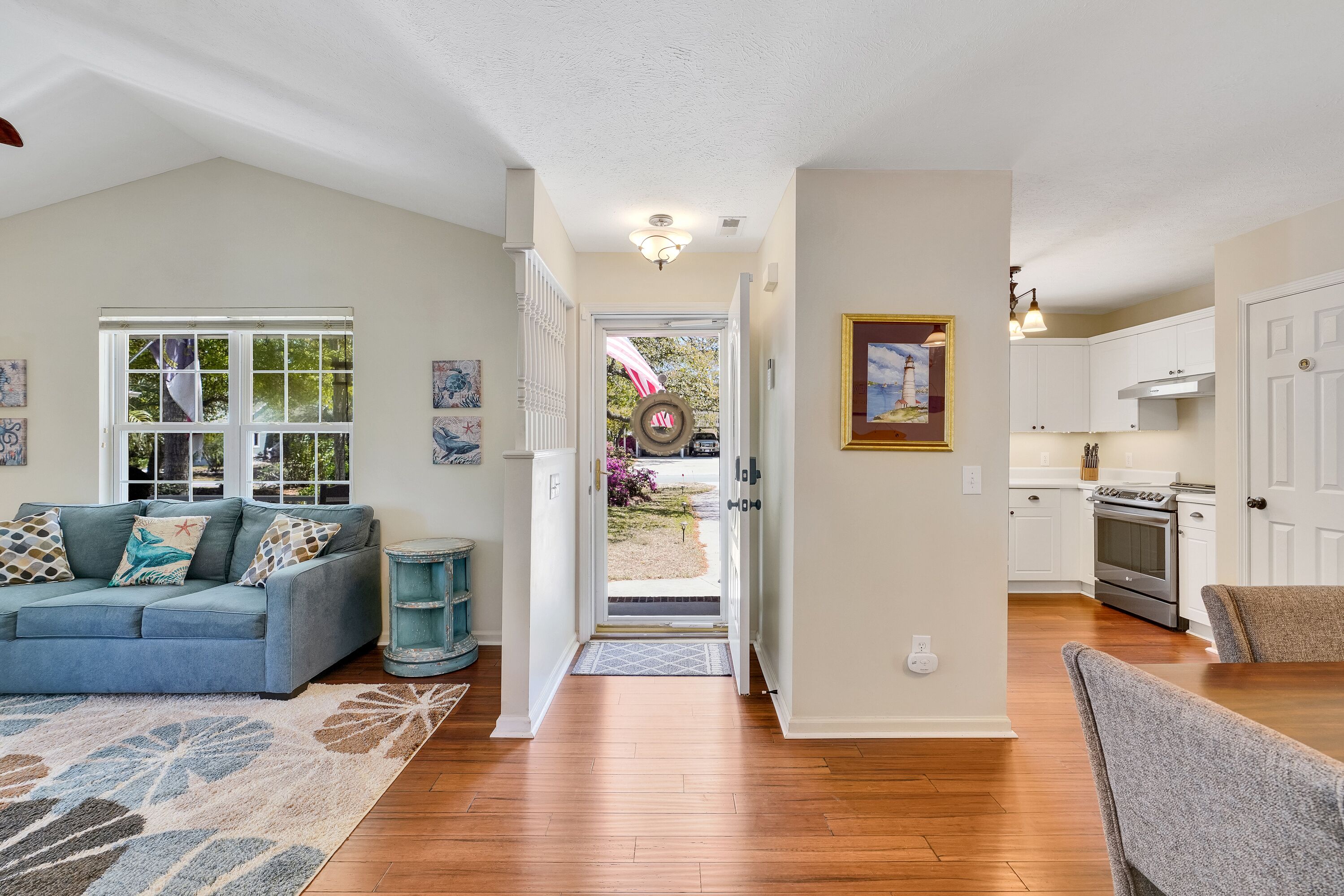 Charming 2 Bedroom 2 Bath Beach Cottage Near Intercoastal Waterways