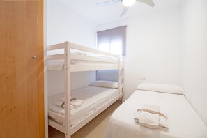 2 bedrooms, iron/ironing board, WiFi, bed sheets