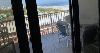 SANDCASTLES OCEAN VIEW TOP FLOOR..DATES AVAILABLE (check Reviews)