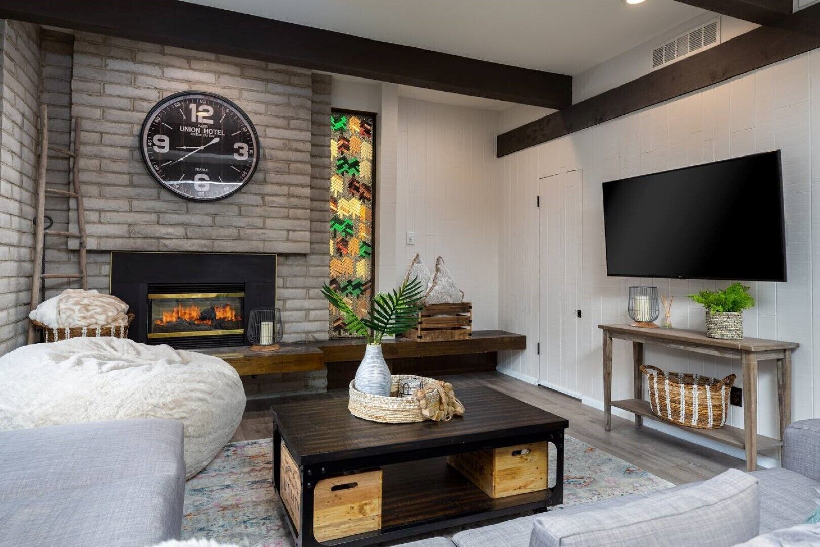 Newly Renovated Condo Walking Distance to Main St