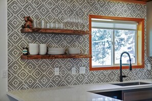 Private kitchen - The Wolfgang Chalet: Newly Renovated! (Truckee)