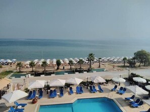 Outdoor pool - Eona Beach Resort (Thermaikos)