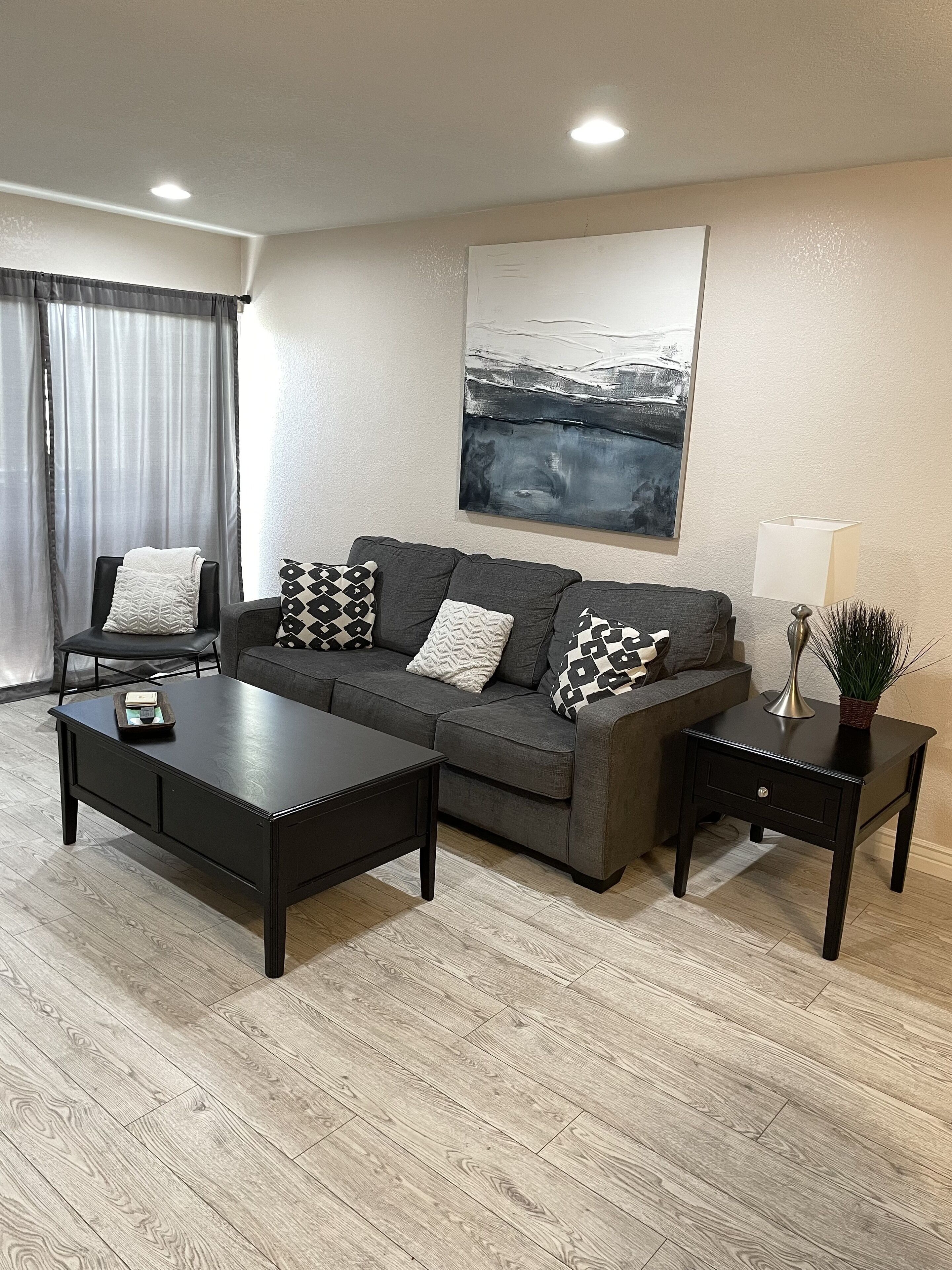 SCOTTSDALE CONDO/OLDTOWN ACROSS STREET FROM FASHION SQUARE MALL...NEW REMODEL