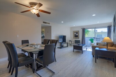 SCOTTSDALE CONDO/OLDTOWN ACROSS STREET FROM FASHION SQUARE MALL...NEW REMODEL