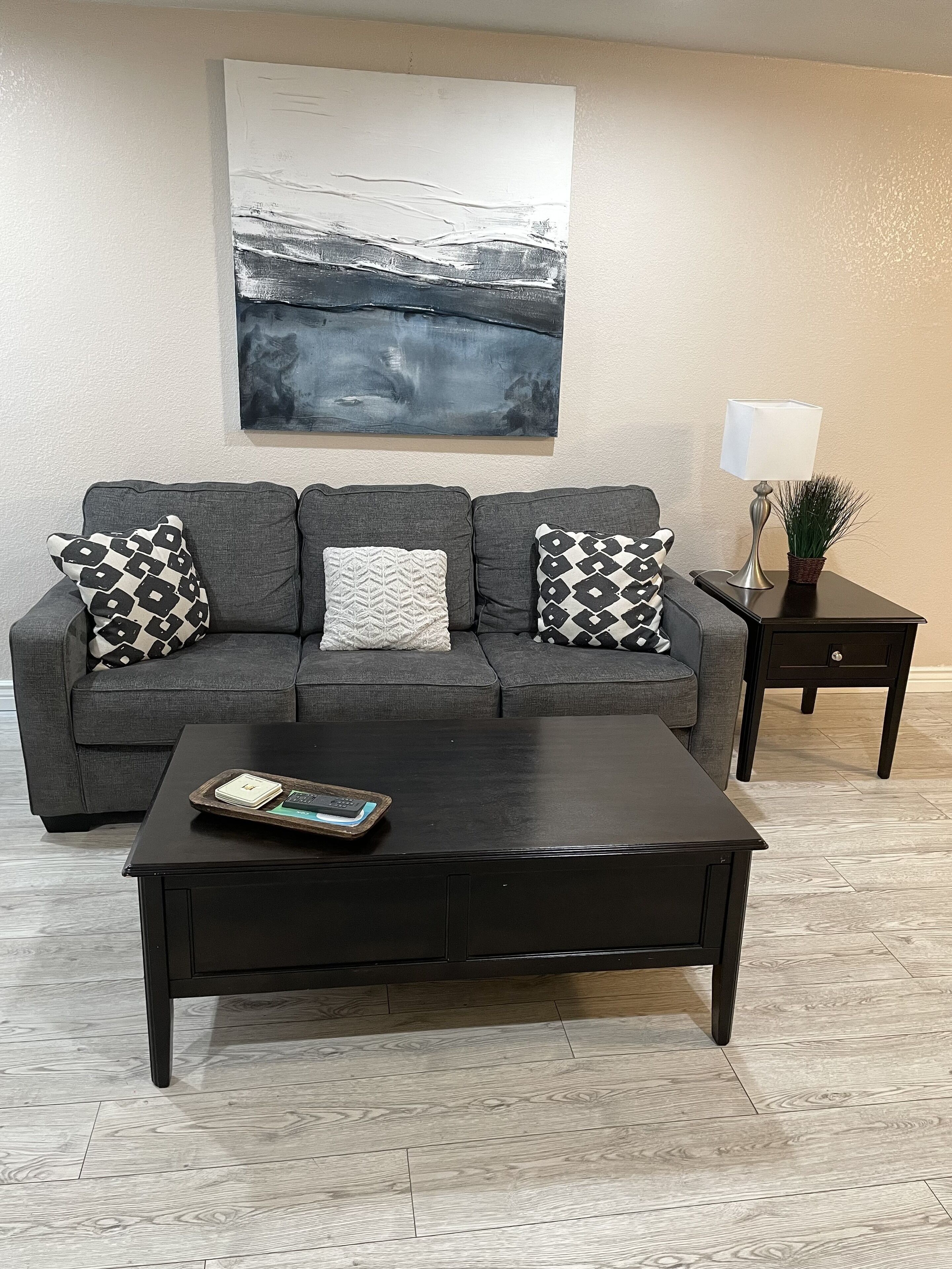 SCOTTSDALE CONDO/OLDTOWN ACROSS STREET FROM FASHION SQUARE MALL...NEW REMODEL