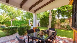 Outdoor dining - Villa El Cortijo Andaluz Conil de la Frontera by Ruralidays (Cádiz)