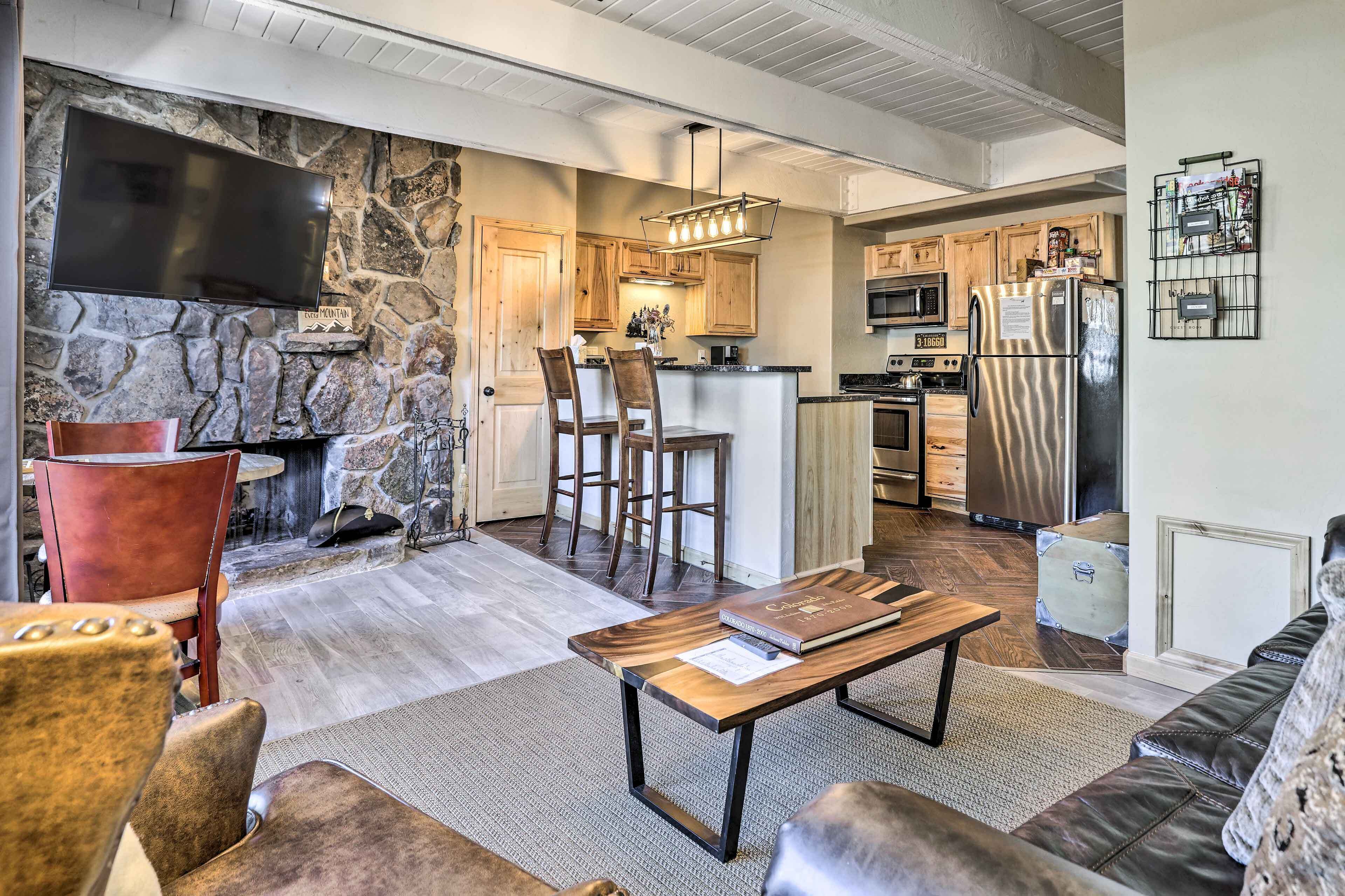 TV, fireplace