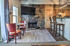 Dining - Main Street Breck, Walk Everywhere! (Breckenridge)