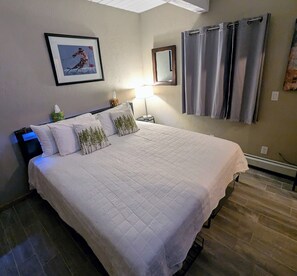 1 bedroom, WiFi, bed sheets - Main Street Breck, Walk Everywhere! (Breckenridge)