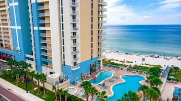 Piscine couverte, piscine extérieure