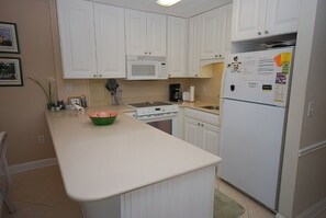 Fridge, microwave, oven, stovetop - Steps to Boardwalk & Ocean! (Rehoboth Beach)