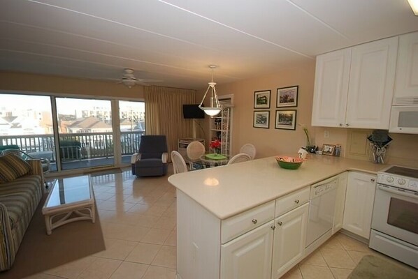 Interior - Steps to Boardwalk & Ocean! (Rehoboth Beach)