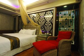 Elite Double Room | Soundproofing, rollaway beds, free WiFi, bed sheets - Mucha Motel (Kaohsiung)