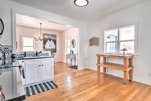 Fridge, microwave, stovetop, coffee/tea maker - Charming Choteau Cottage: Ski & Fish Nearby! (Choteau)