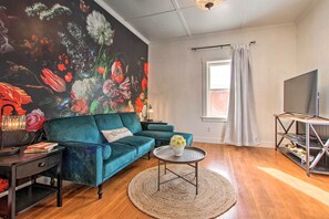 TV, books - Charming Choteau Cottage: Ski & Fish Nearby! (Choteau)