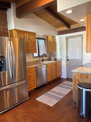 Interior - Quiet 3 acre Ranch Home with incredible mountain views!! (Tucson)