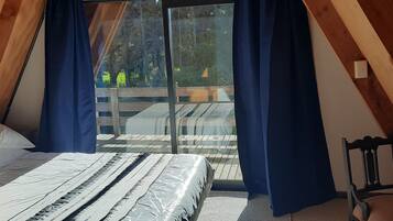 5 bedrooms, travel cot, free WiFi