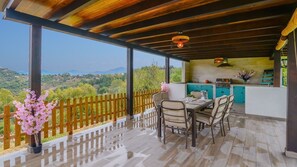 Outdoor dining - Villa Evelyn Gaucín by Ruralidays (Málaga)