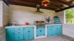 Fridge, microwave, oven, stovetop - Villa Evelyn Gaucín by Ruralidays (Málaga)