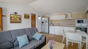 TV, DVD player, stereo - Villa Evelyn Gaucín by Ruralidays (Málaga)