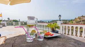 Outdoor dining - Cortijo La Tata Almayate Alto by Ruralidays (Málaga)