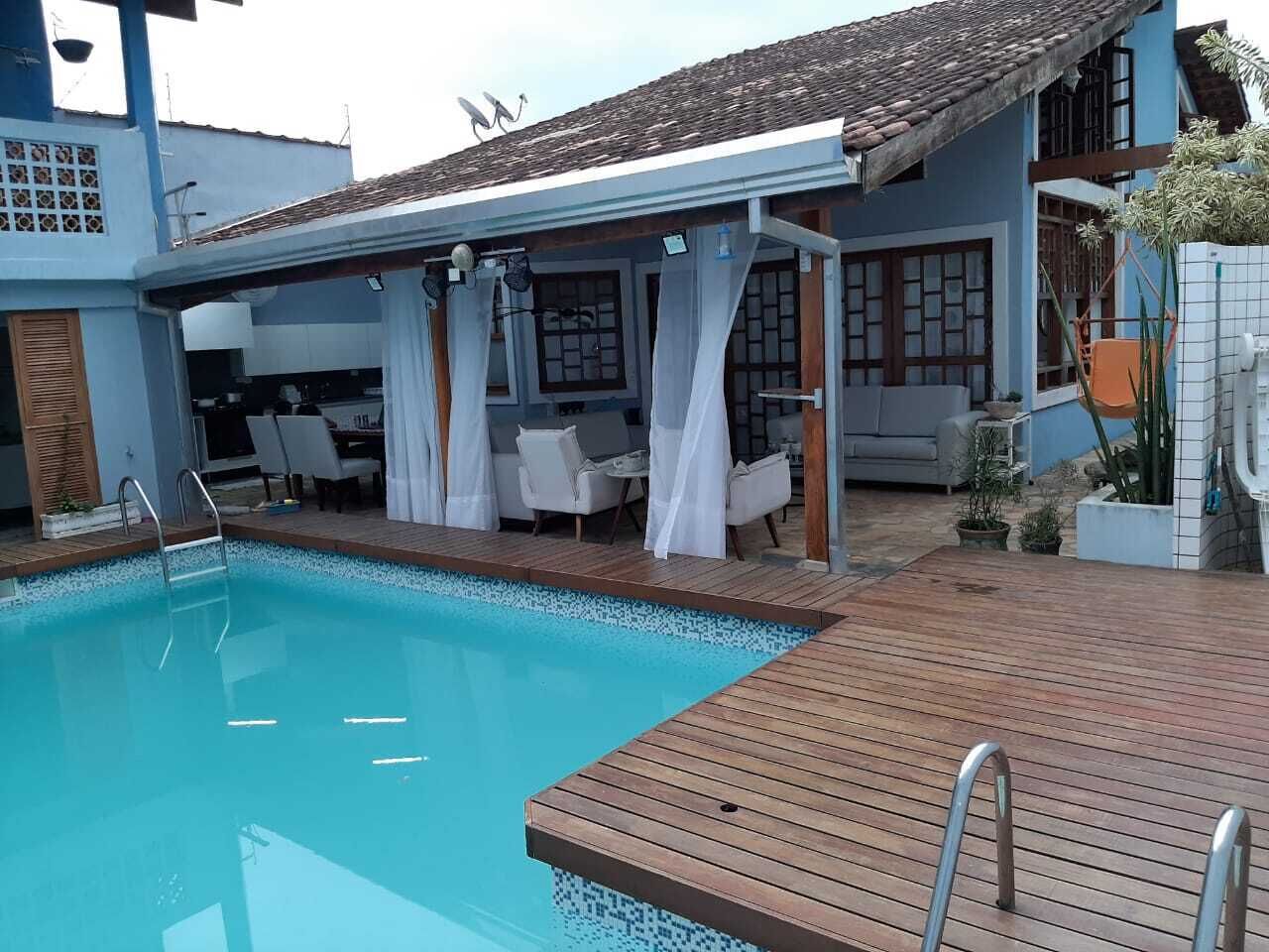 حمّام سباحة خارجي