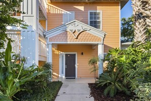Exterior detail - Spacious 2 Bed Bahama Bay Resort Condo Near Disney (Davenport)