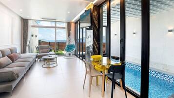 2 bedrooms, individually decorated, individually furnished, free WiFi