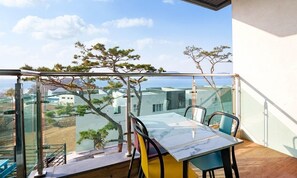 Habitación Deluxe, en edificio anexo | Decoración individual, mobiliario individual, wifi gratis y ropa de cama