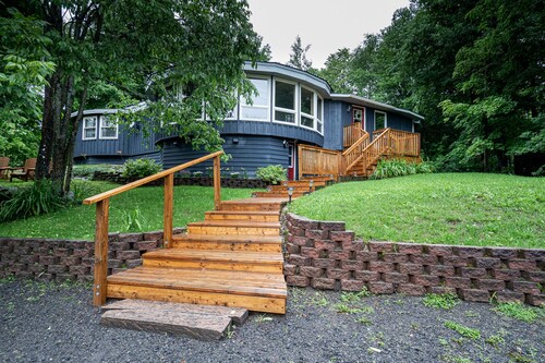 The Triple Round House, In The Heart Of Hidden Valley Ski Hill & Peninsula Lake
