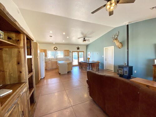 Sunset Ride Ranch /Foreman's house