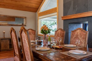 Dining - JHRL - Lookout Lodge, short walk to base of Jackson Hole Mountain Resort (Teton Village)