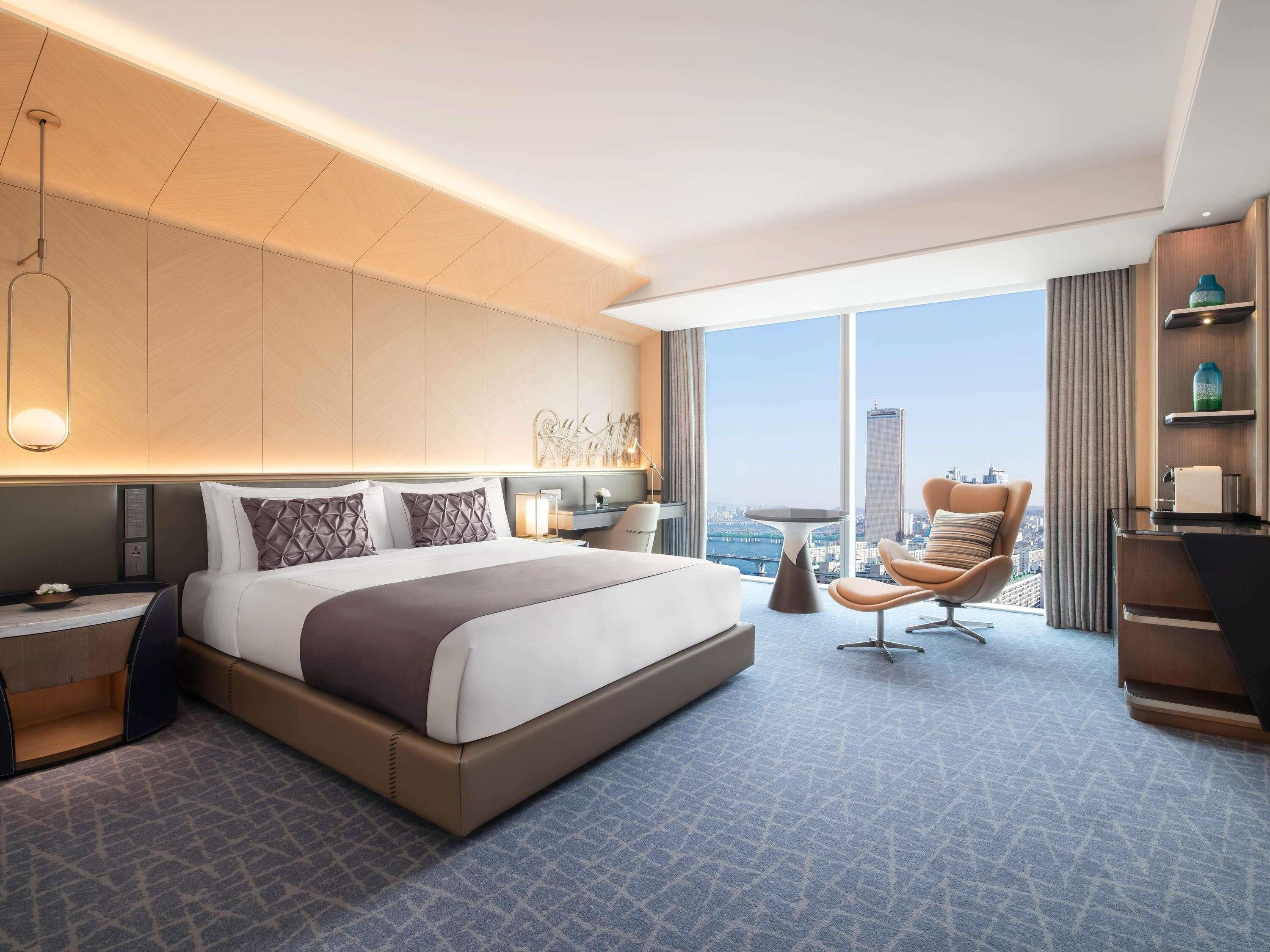 FAIRMONT GOLD King - 41sm | Dundyner, minibar, pengeskab på værelset, skrivebord