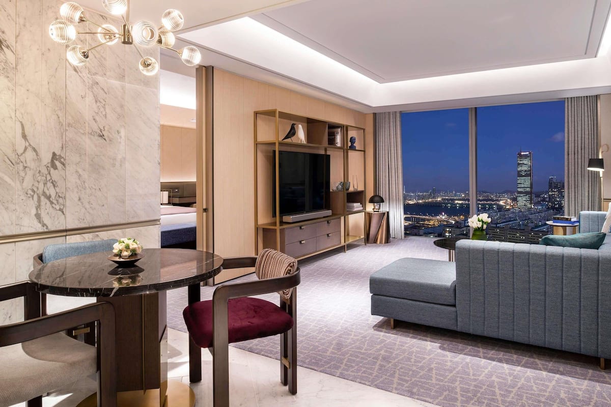 SIGNATURE 1 BEDROOM SUITE King - 82sm