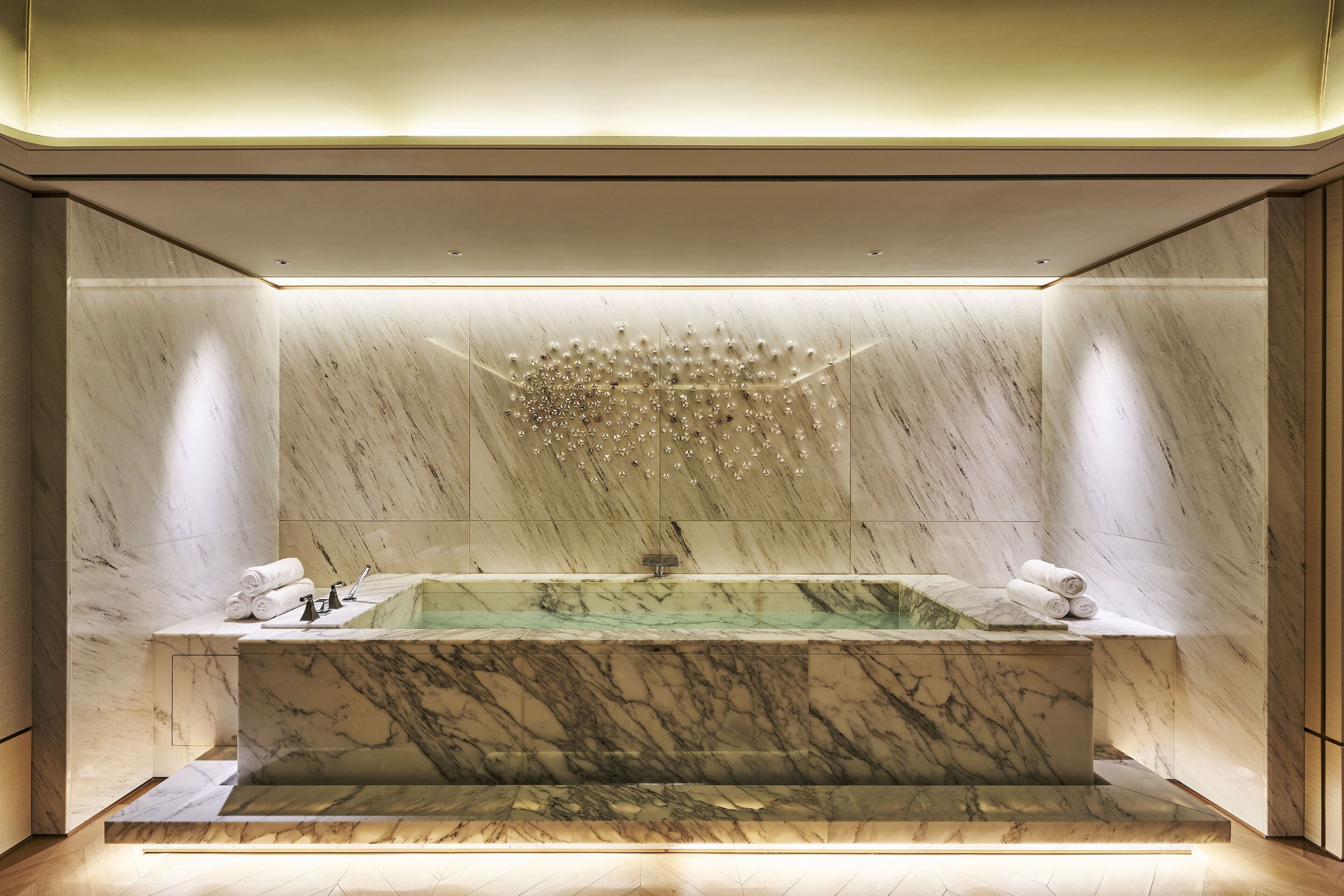 Couples treatment room(s), body treatments, hydrotherapy, aromatherapy