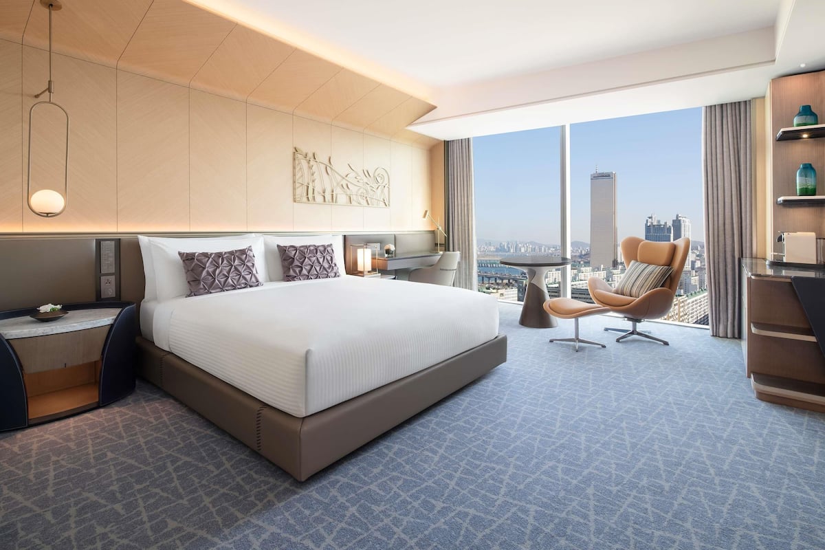 Down duvets, minibar, in-room safe, desk