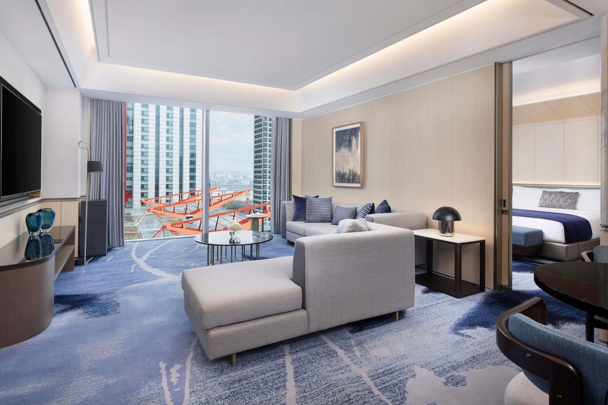 PREMIER 2 BEDROOM SUITE Panorama View King and 2 Single - 124sm | Down duvets, minibar, in-room safe, desk